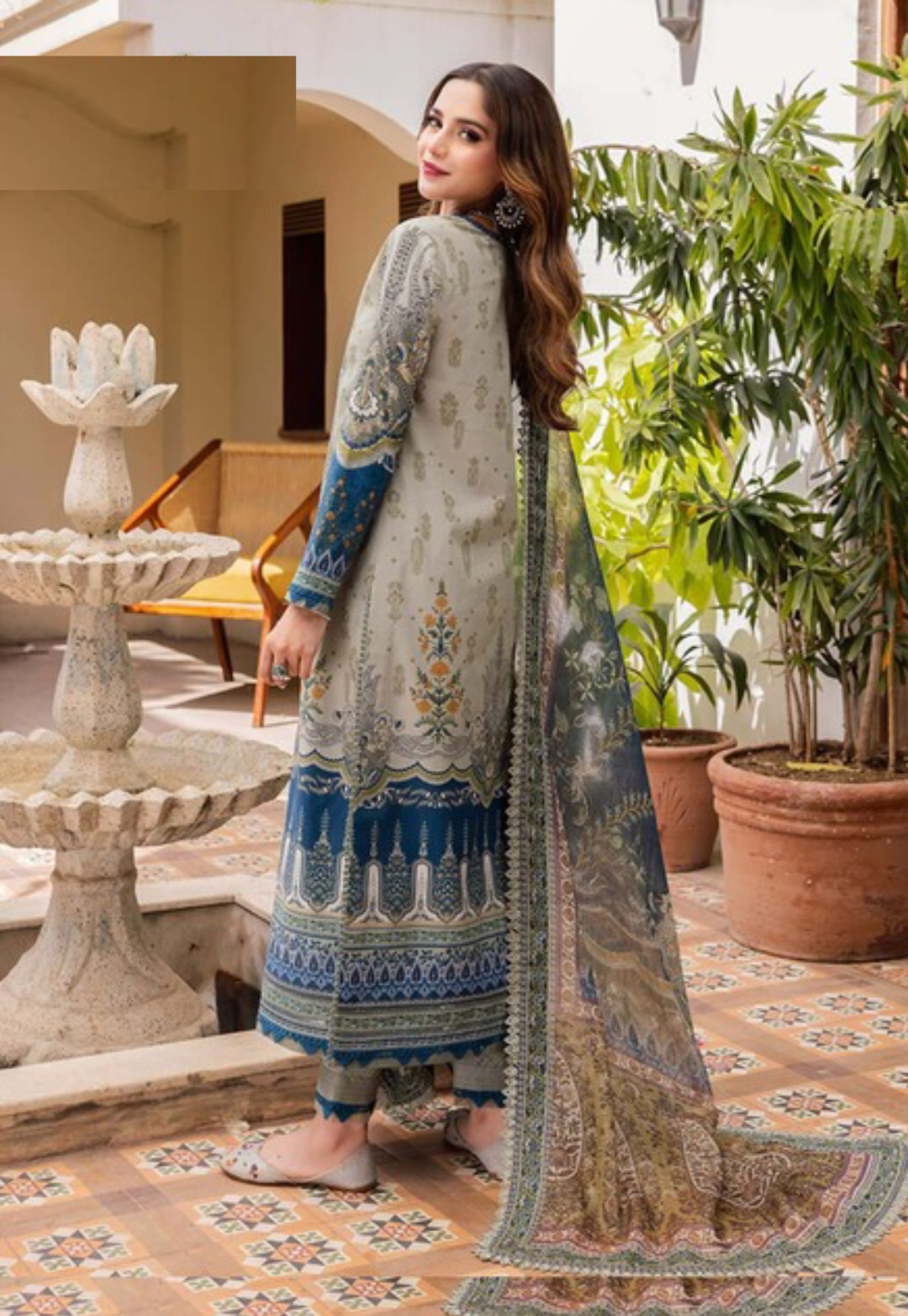 Glamouras Gray Printed + Embroidered Pure Lawn 3-Piece Suit