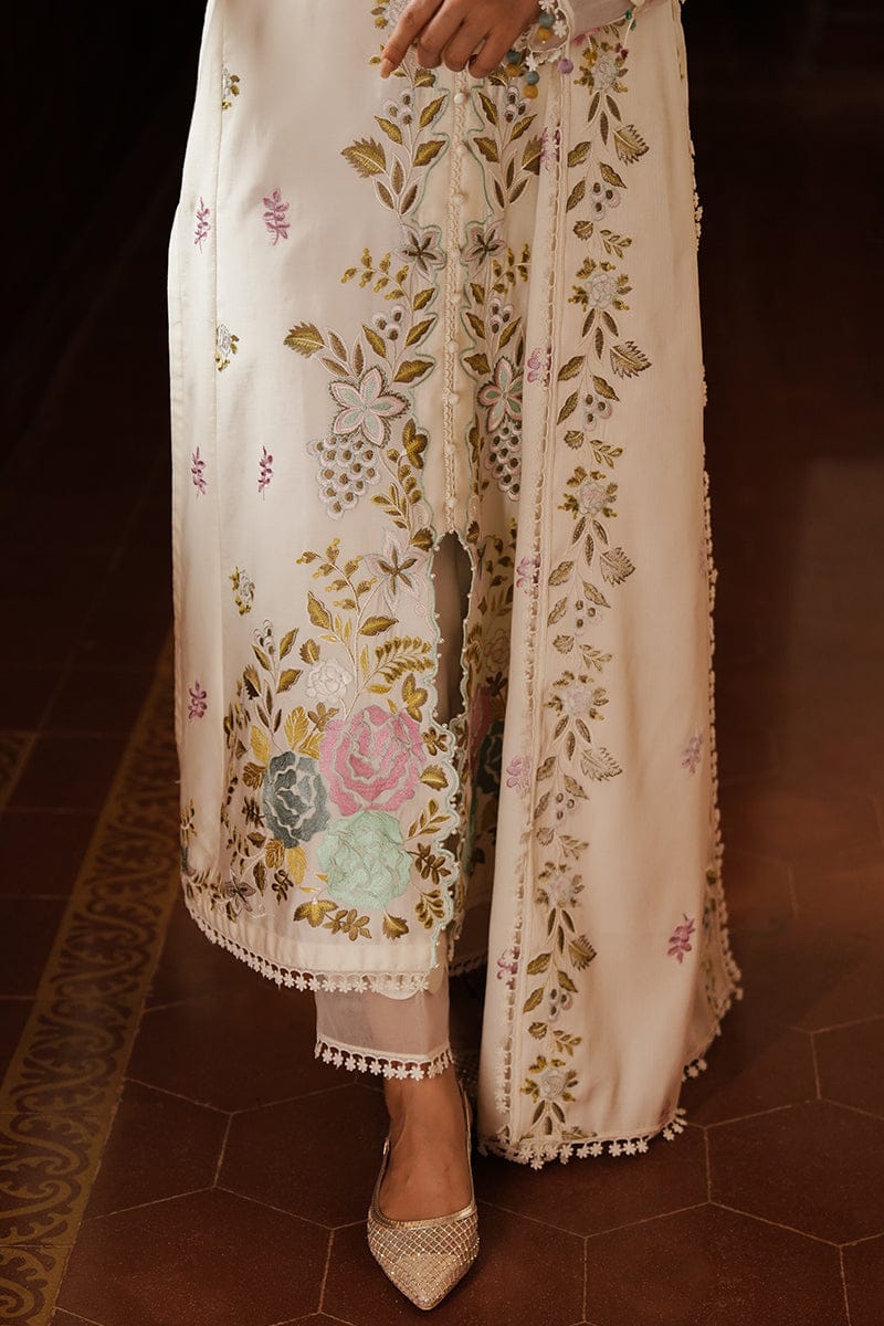 Elegant Ivory Embroidered 3-Piece Suit – Timeless Floral Detailing