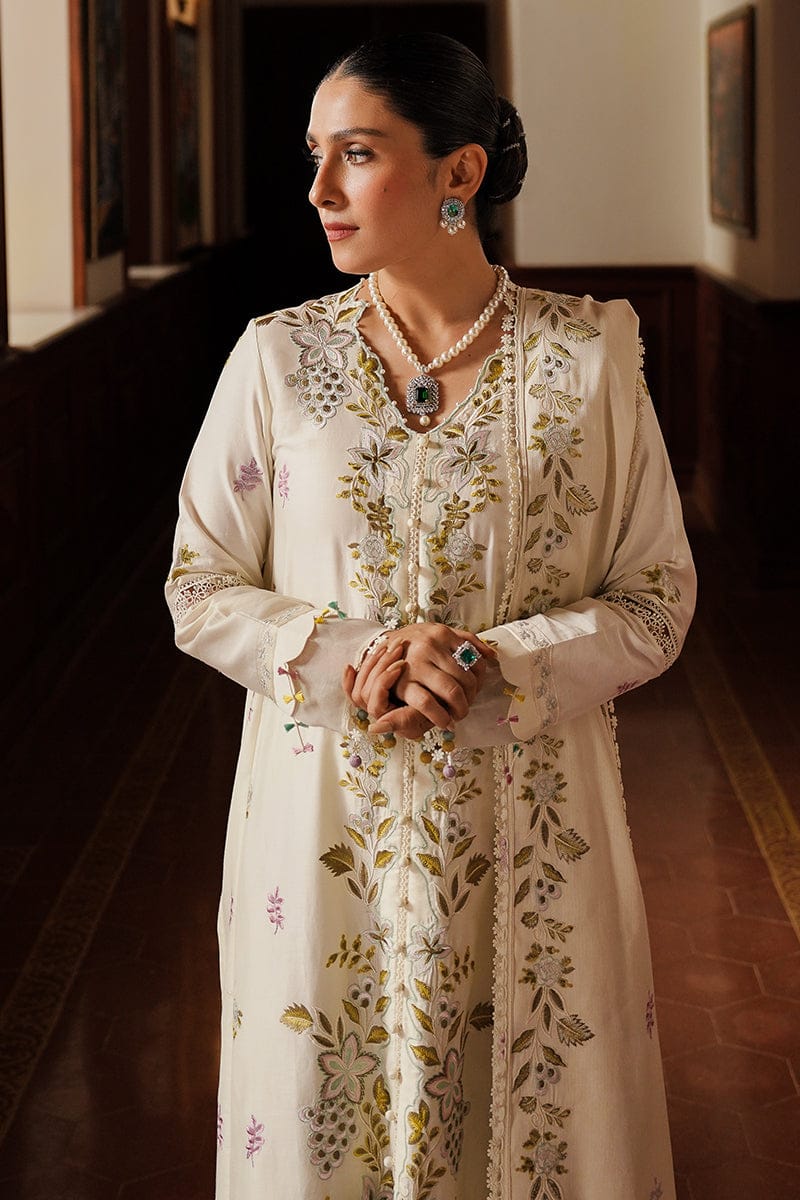 Elegant Ivory Embroidered 3-Piece Suit – Timeless Floral Detailing