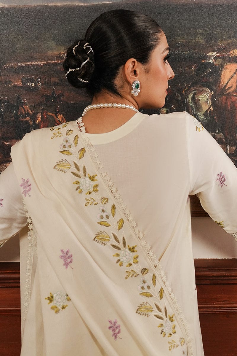 Elegant Ivory Embroidered 3-Piece Suit – Timeless Floral Detailing