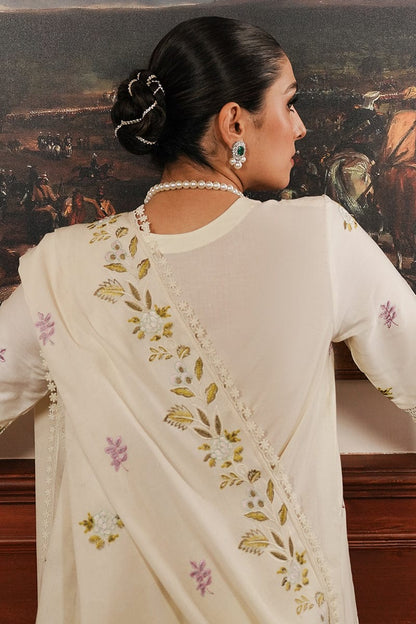 Elegant Ivory Embroidered 3-Piece Suit – Timeless Floral Detailing