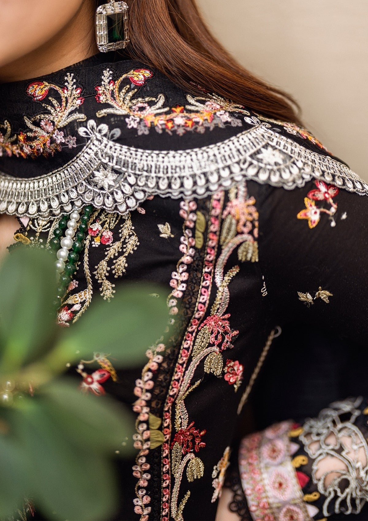 Luxury Embroidered Dhanak 3-Piece Suit – Black