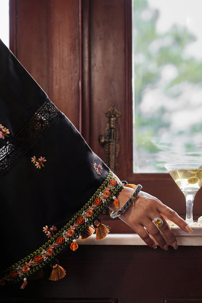 Glamorous Black Embroidered 3-Piece Dhanak Suit