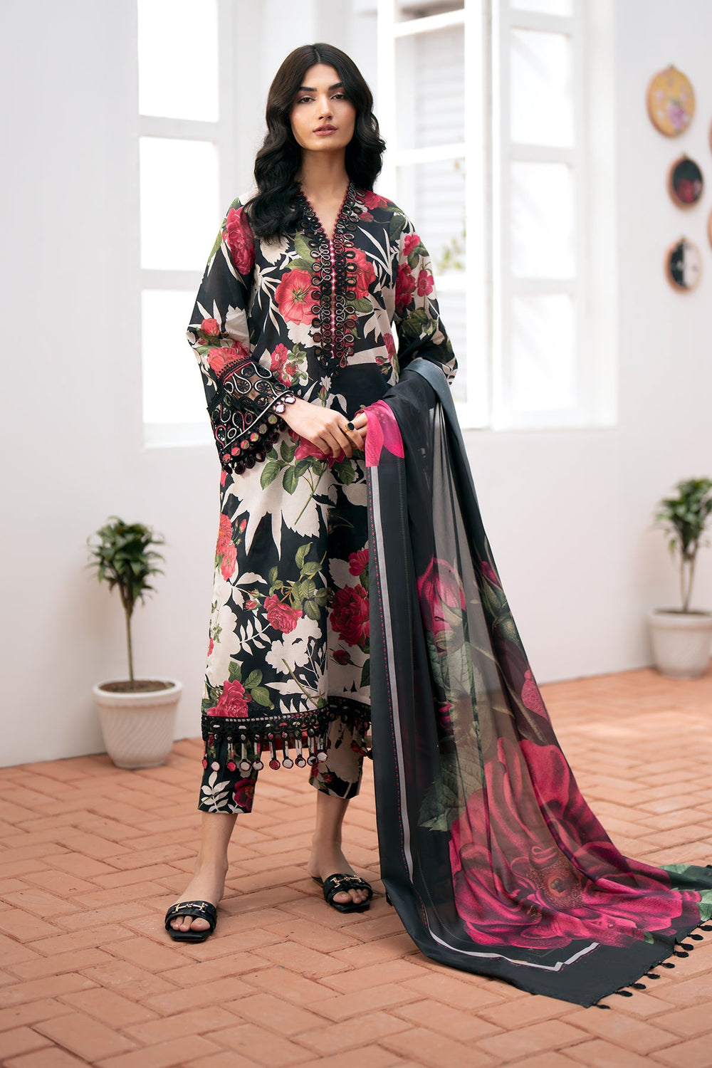 Floral Noir Printed Dhanak 3-piece Suit - Festie attire