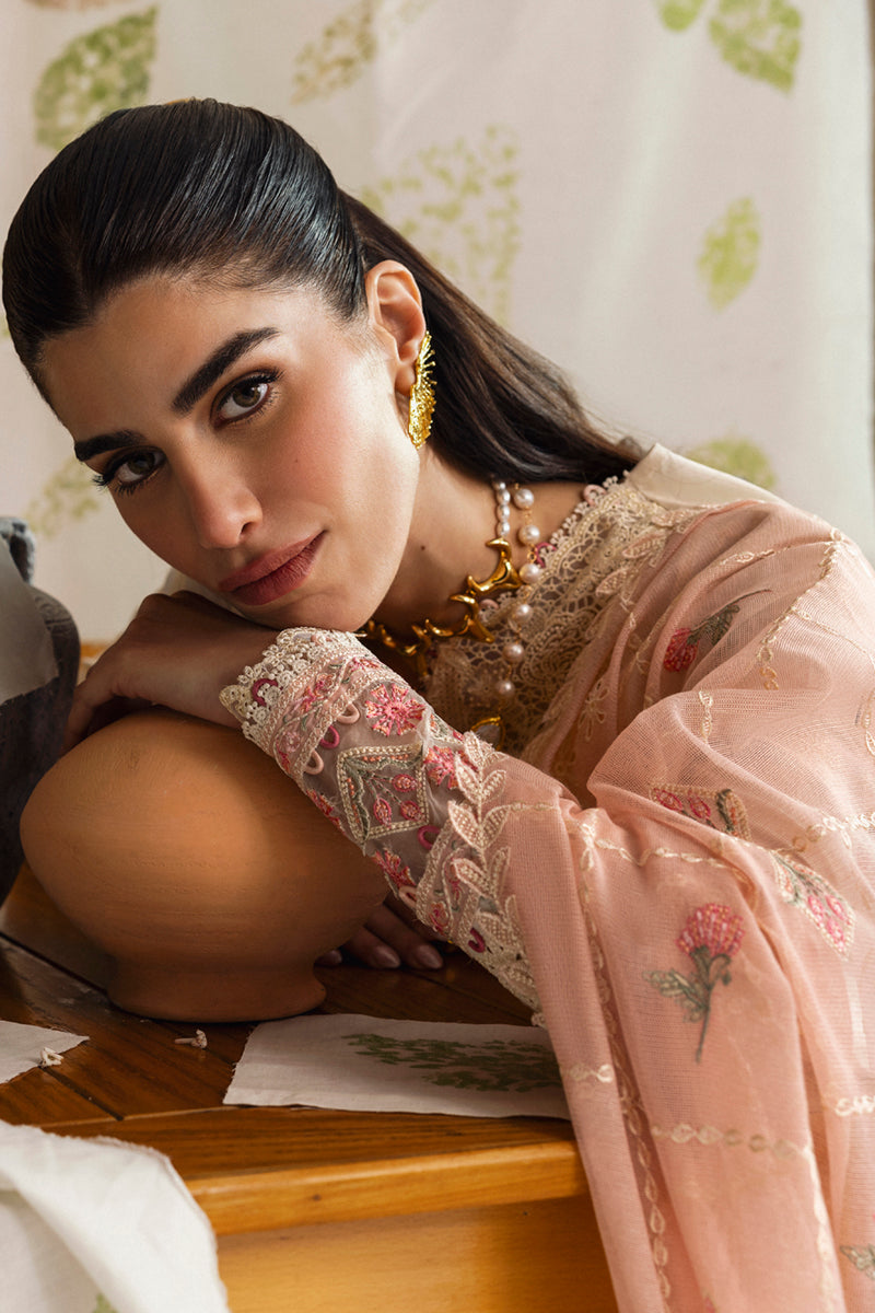 Luxury Ivory Embroided Lawn 3-Piece Outfit - Wear the Royalty