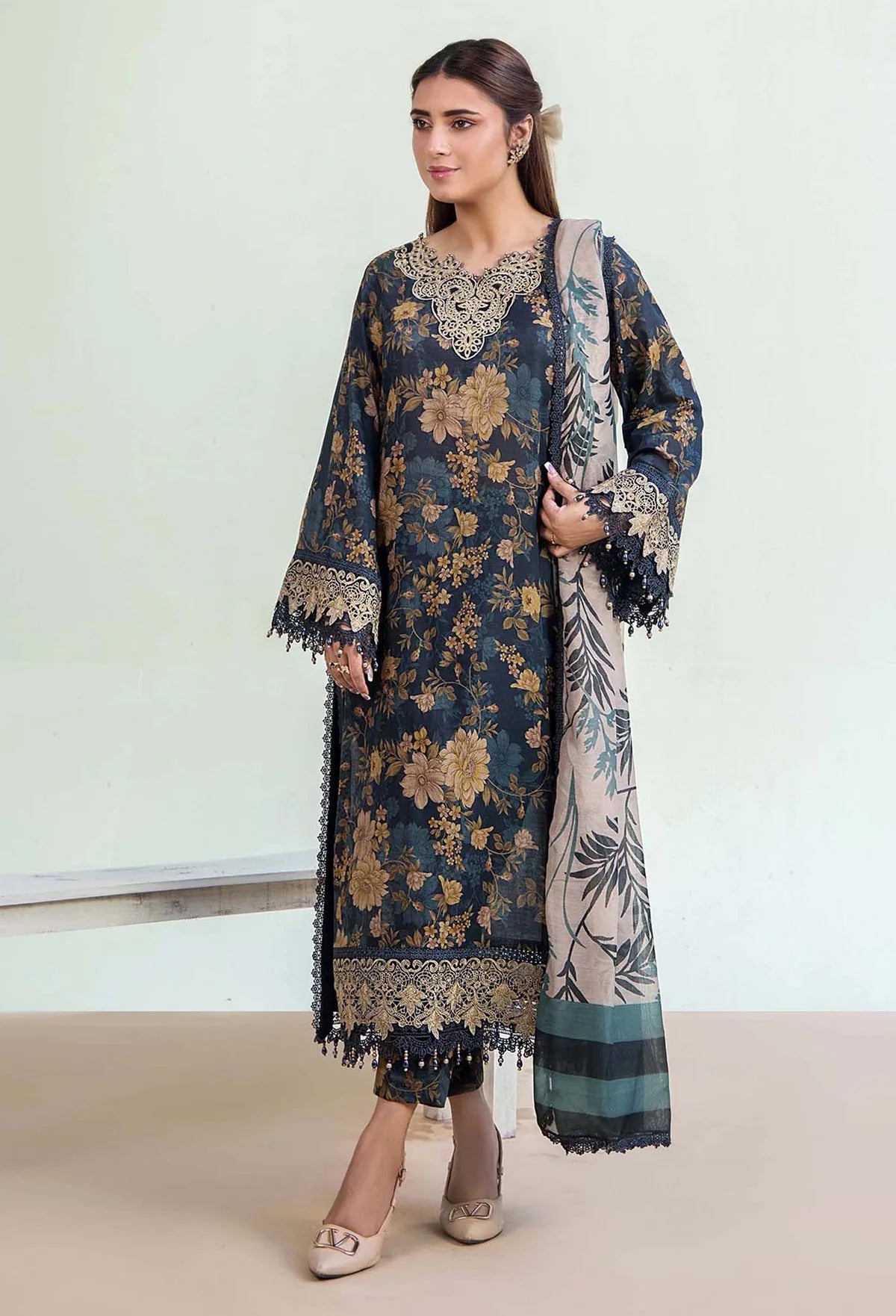 Teal Floral Elegance Printed Dhanak 3-Piece Outfit